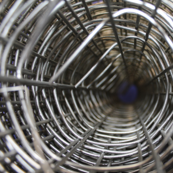 picture of galvanised welded wire mesh view from top of roll